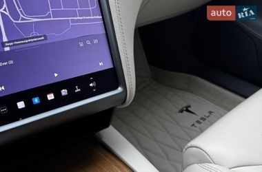 Лифтбек Tesla Model S 2019 в Днепре