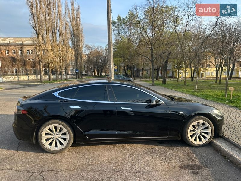 Лифтбек Tesla Model S 2018 в Николаеве