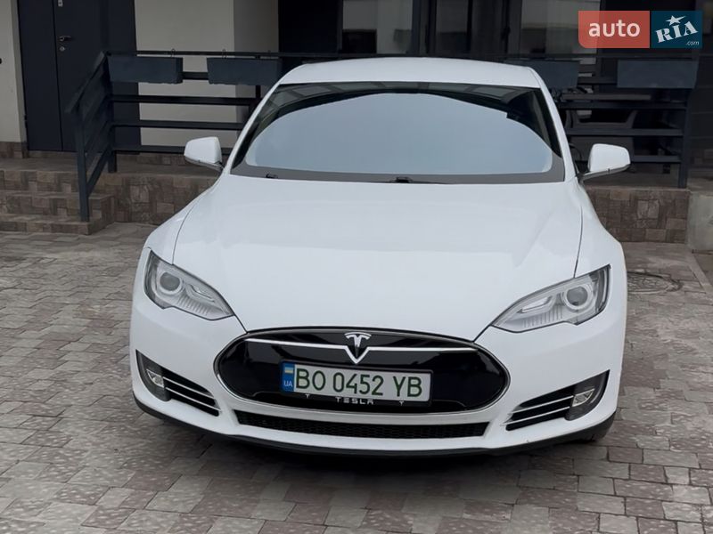 Tesla Model S 2013