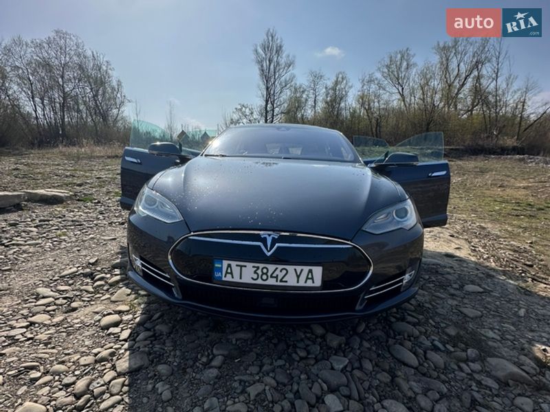 Ліфтбек Tesla Model S 2015 в Богородчанах