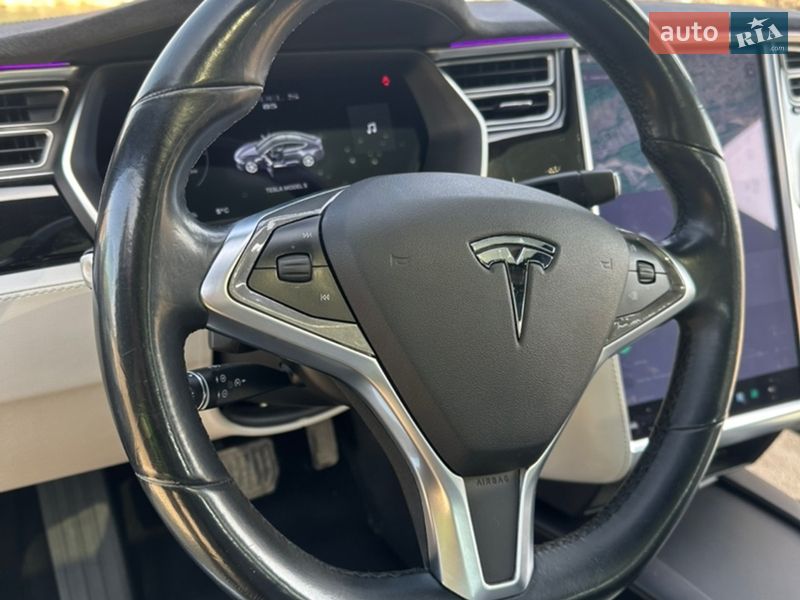 Ліфтбек Tesla Model S 2015 в Богородчанах