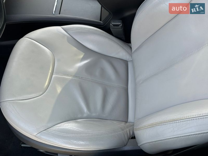 Ліфтбек Tesla Model S 2015 в Богородчанах