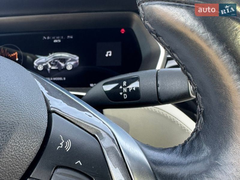 Ліфтбек Tesla Model S 2015 в Богородчанах