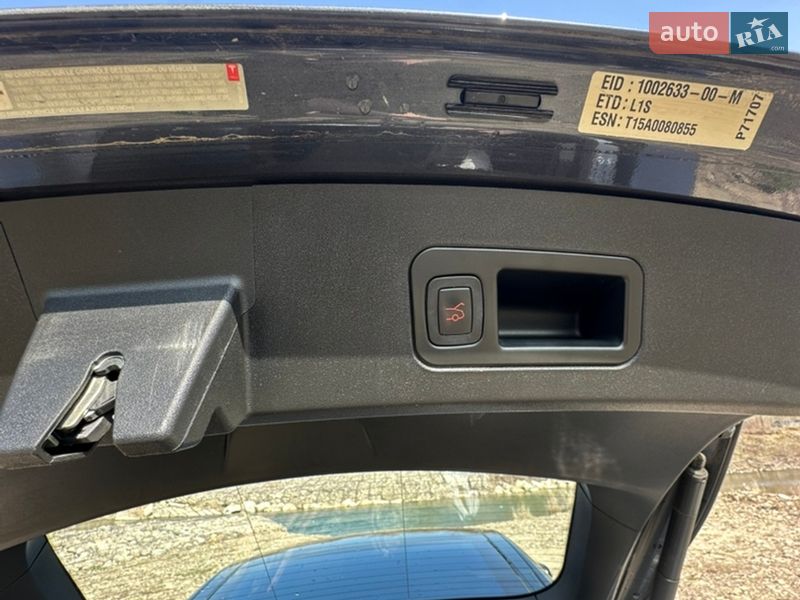 Ліфтбек Tesla Model S 2015 в Богородчанах