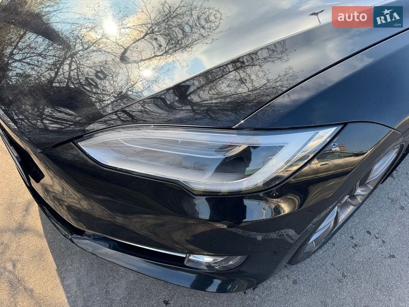Лифтбек Tesla Model S 2016 в Киеве