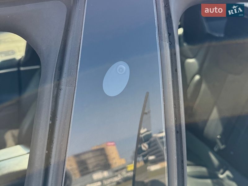 Лифтбек Tesla Model S 2016 в Киеве
