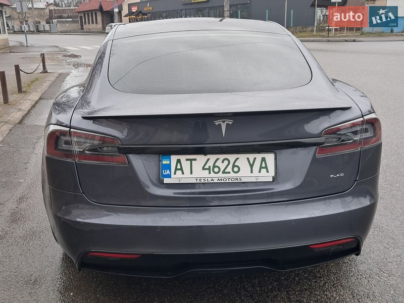 Лифтбек Tesla Model S 2021 в Коломые