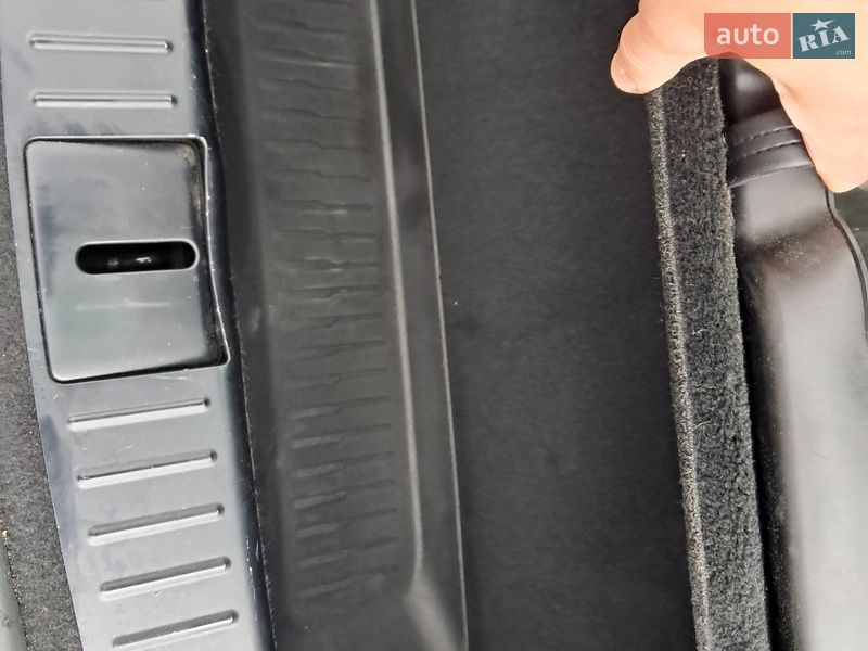 Лифтбек Tesla Model S 2021 в Коломые