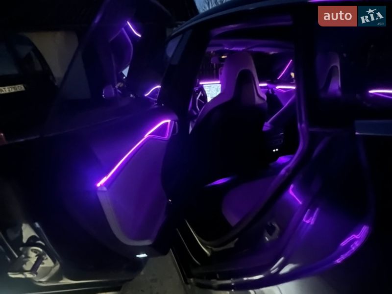 Ліфтбек Tesla Model S 2015 в Богородчанах