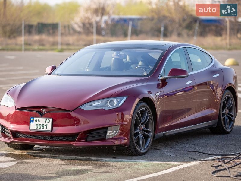 Лифтбек Tesla Model S 2012 в Киеве