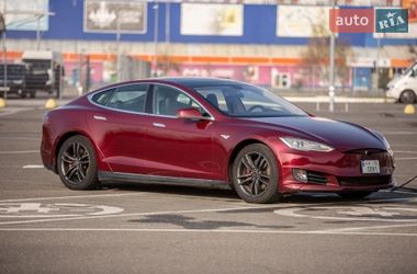 Лифтбек Tesla Model S 2012 в Киеве