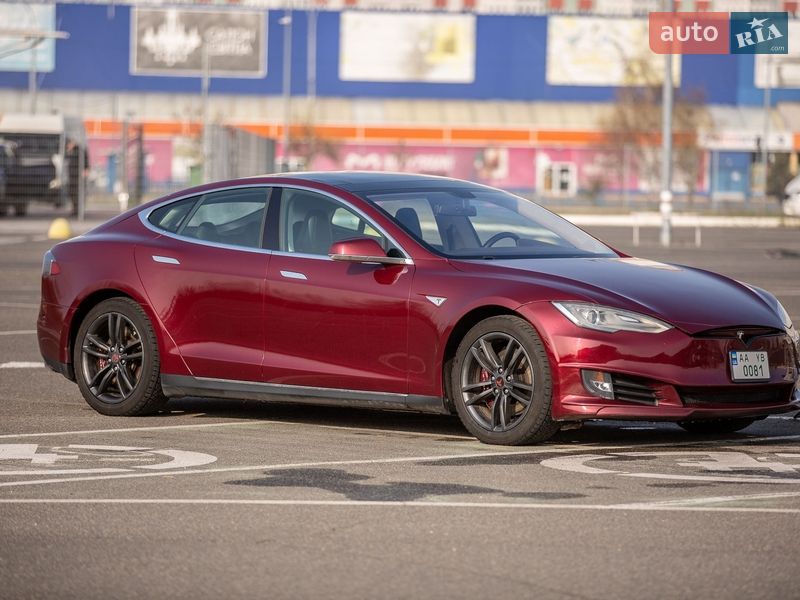 Лифтбек Tesla Model S 2012 в Киеве