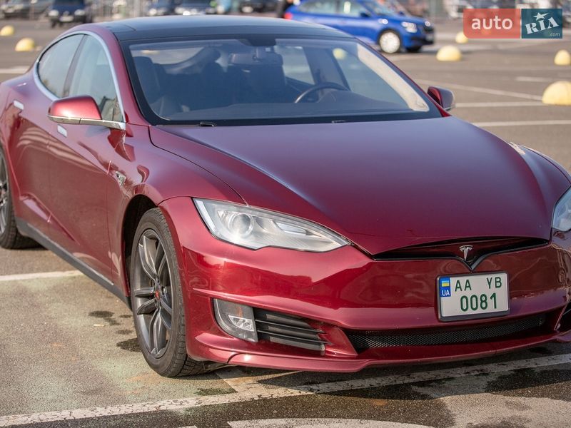 Лифтбек Tesla Model S 2012 в Киеве