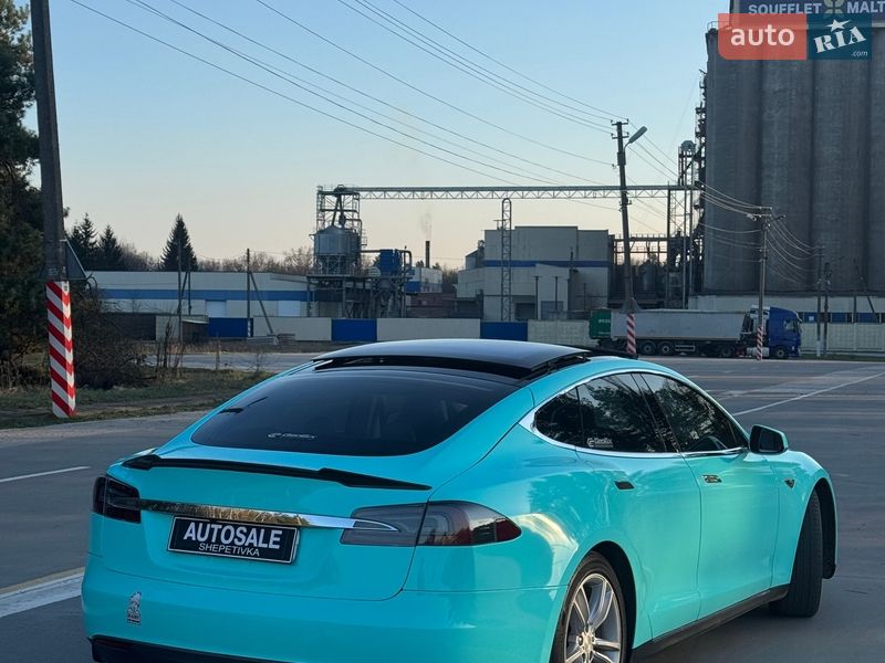 Ліфтбек Tesla Model S 2013 в Шепетівці