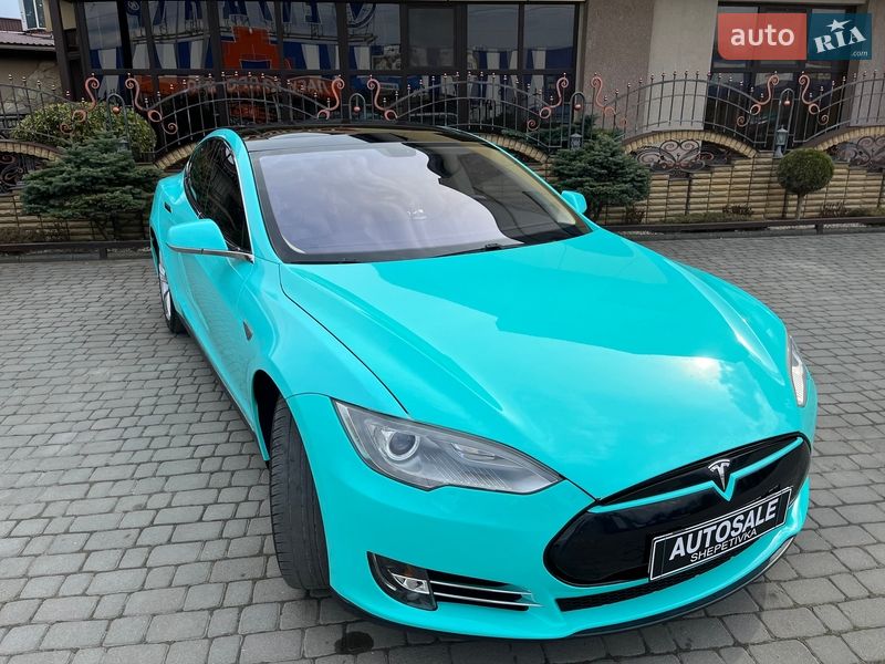 Ліфтбек Tesla Model S 2013 в Шепетівці