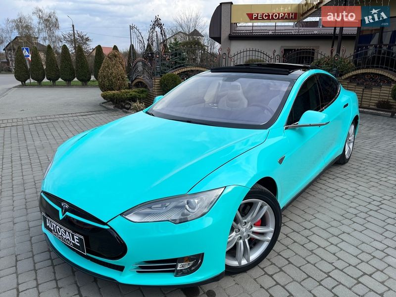 Ліфтбек Tesla Model S 2013 в Шепетівці