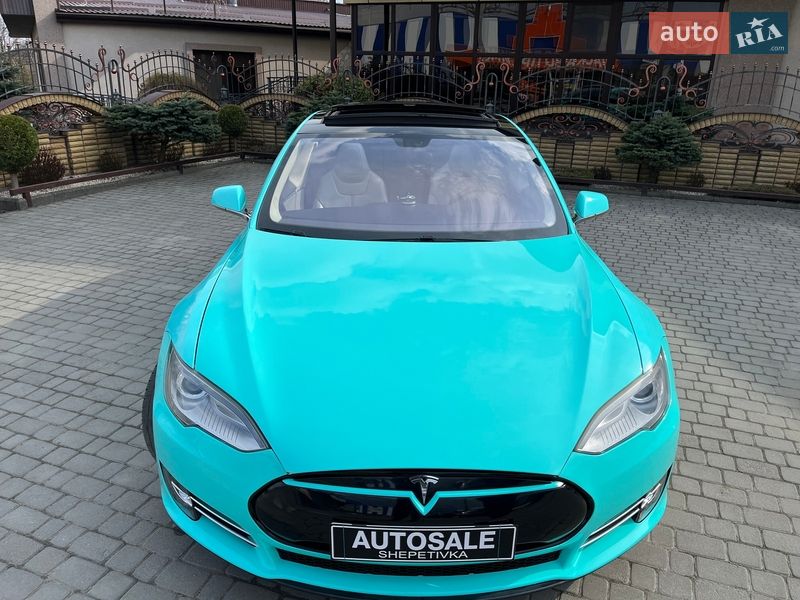 Ліфтбек Tesla Model S 2013 в Шепетівці