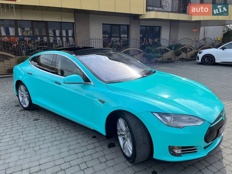 Ліфтбек Tesla Model S 2013 в Шепетівці
