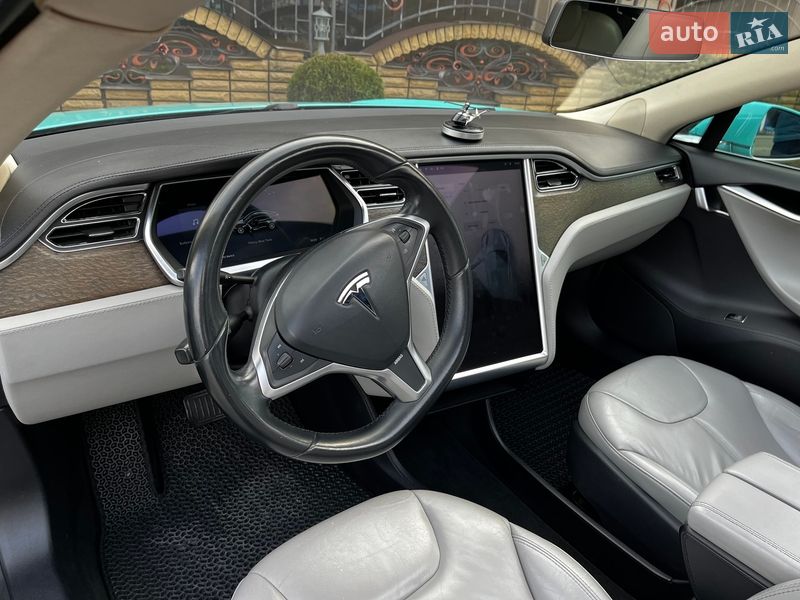 Ліфтбек Tesla Model S 2013 в Шепетівці