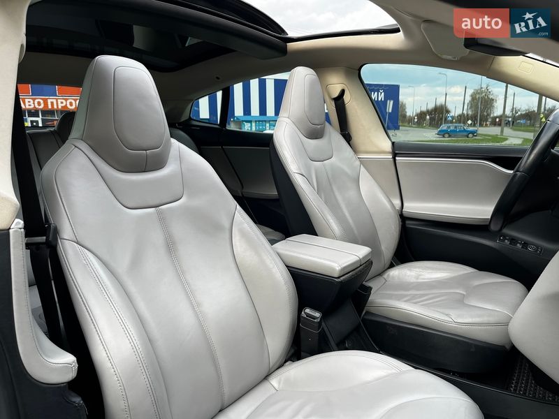 Ліфтбек Tesla Model S 2013 в Шепетівці