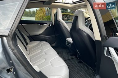 Ліфтбек Tesla Model S 2013 в Шепетівці