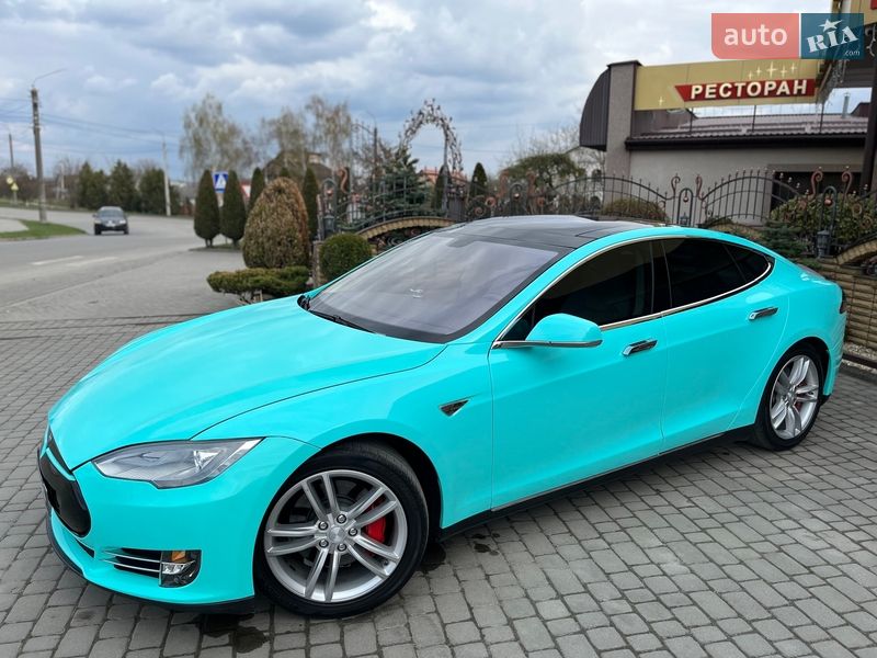 Ліфтбек Tesla Model S 2013 в Шепетівці