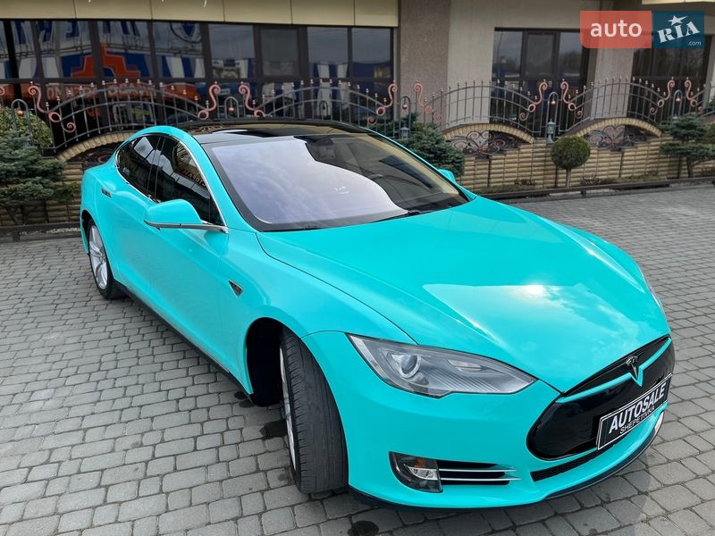 Ліфтбек Tesla Model S 2013 в Шепетівці