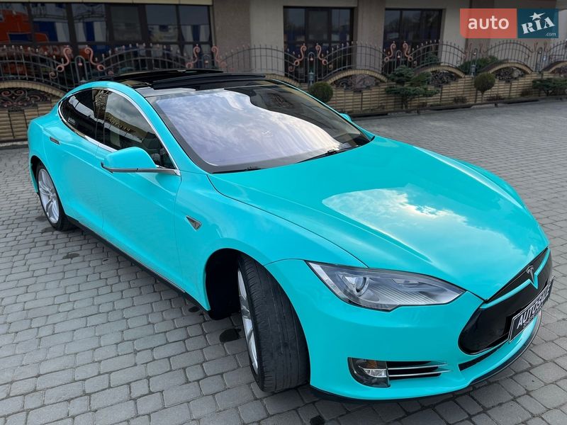 Ліфтбек Tesla Model S 2013 в Шепетівці