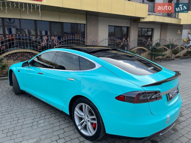 Ліфтбек Tesla Model S 2013 в Шепетівці