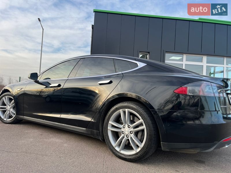 Лифтбек Tesla Model S 2016 в Львове фото 16 Лифтбек Tesla Model S 2016 в Львове