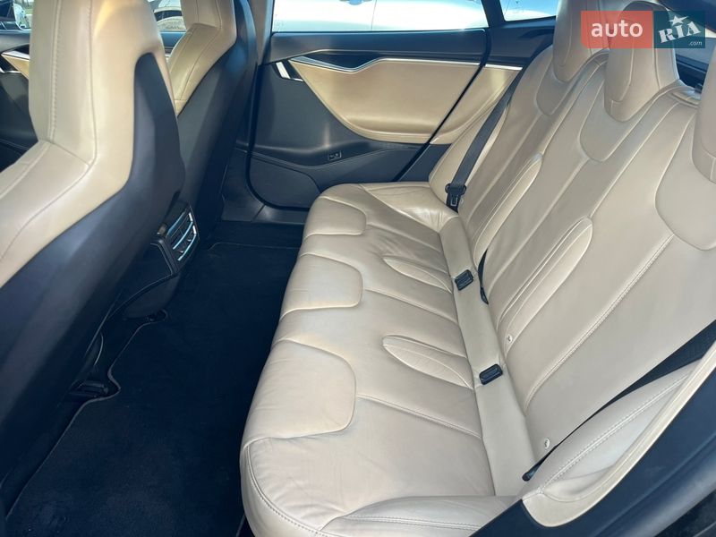 Лифтбек Tesla Model S 2016 в Львове фото 26 Лифтбек Tesla Model S 2016 в Львове