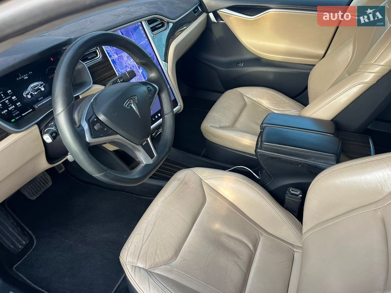 Лифтбек Tesla Model S 2016 в Львове фото 36 Лифтбек Tesla Model S 2016 в Львове