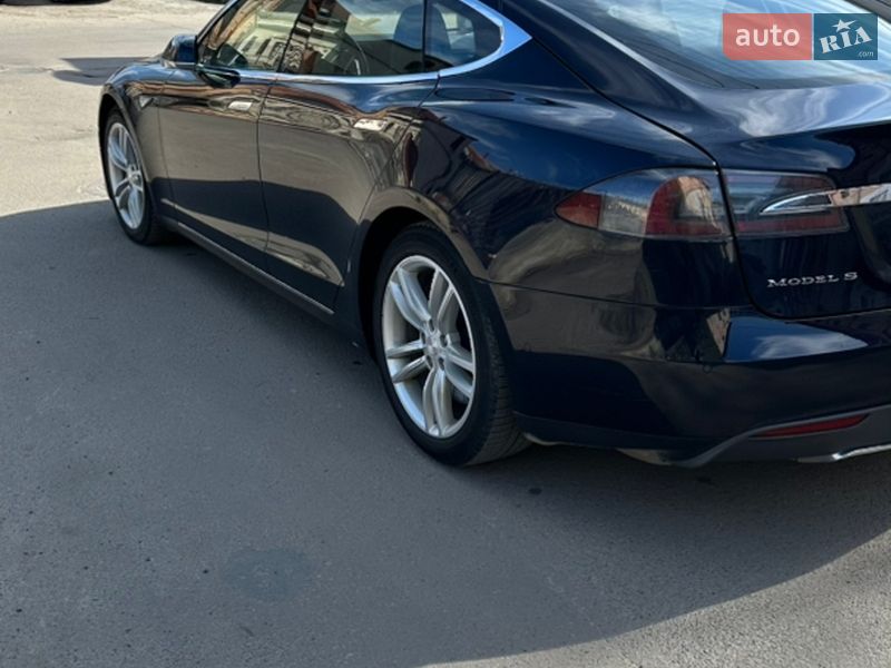 Лифтбек Tesla Model S 2015 в Львове фото 6 Лифтбек Tesla Model S 2015 в Львове