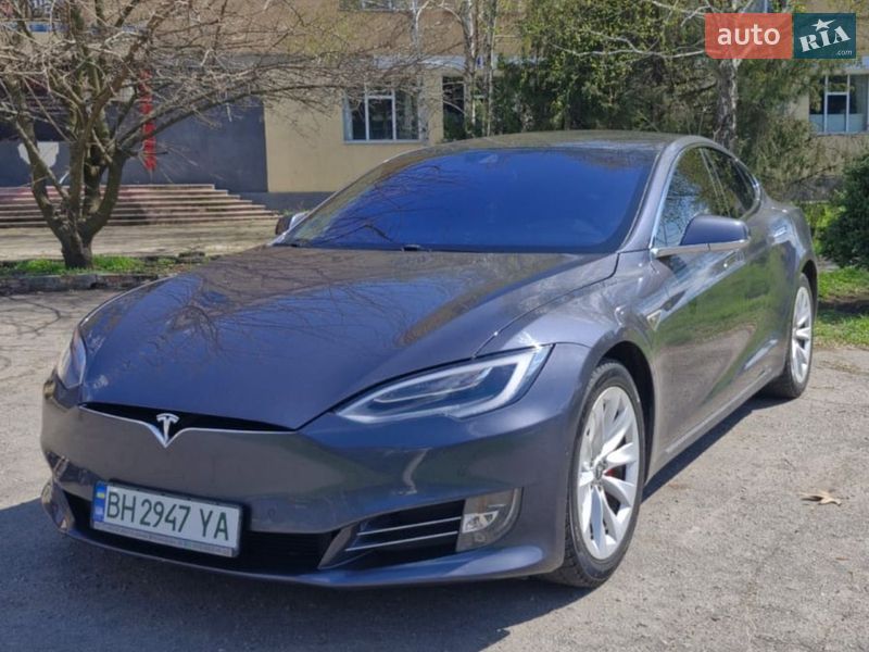 Лифтбек Tesla Model S 2016 в Николаеве