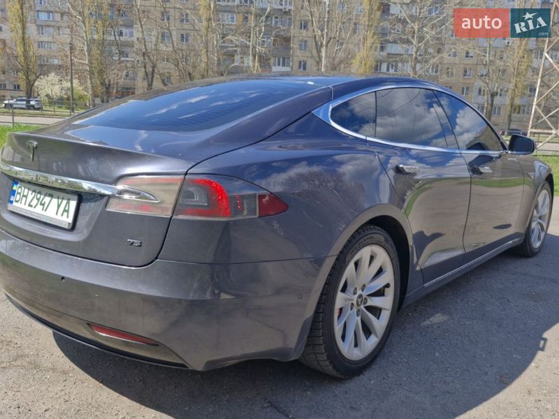 Лифтбек Tesla Model S 2016 в Николаеве