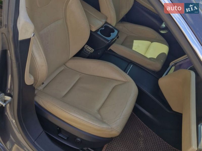 Лифтбек Tesla Model S 2016 в Николаеве