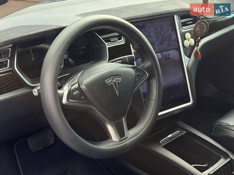 Ліфтбек Tesla Model S 2017 в Одесі