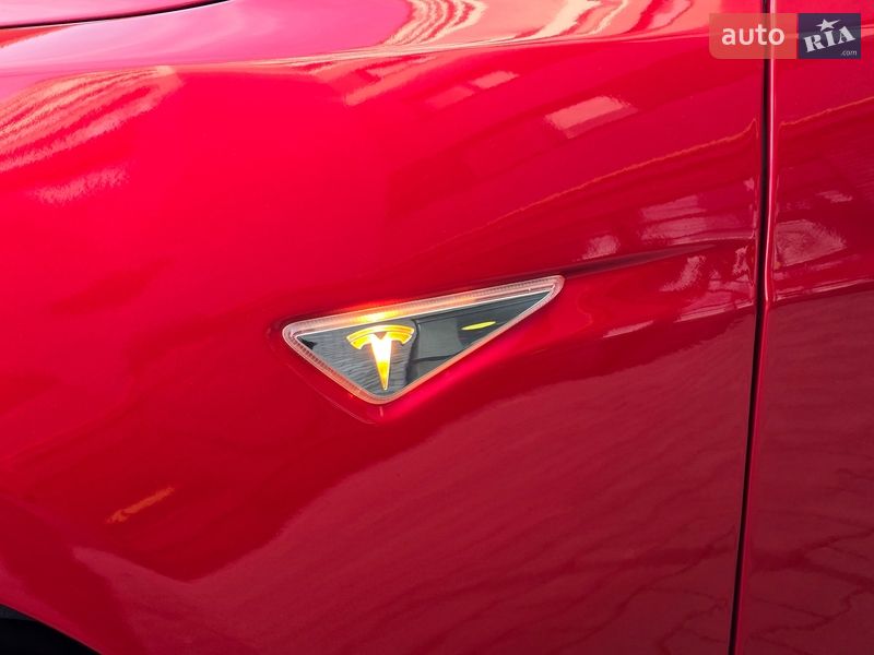 Ліфтбек Tesla Model S 2014 в Хмельницькому фото 10 Ліфтбек Tesla Model S 2014 в Хмельницькому