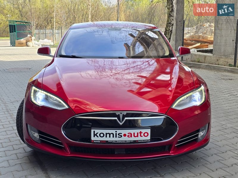 Ліфтбек Tesla Model S 2014 в Хмельницькому фото 29 Ліфтбек Tesla Model S 2014 в Хмельницькому