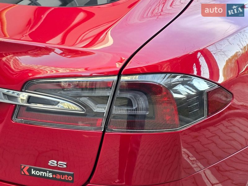 Ліфтбек Tesla Model S 2014 в Хмельницькому фото 37 Ліфтбек Tesla Model S 2014 в Хмельницькому