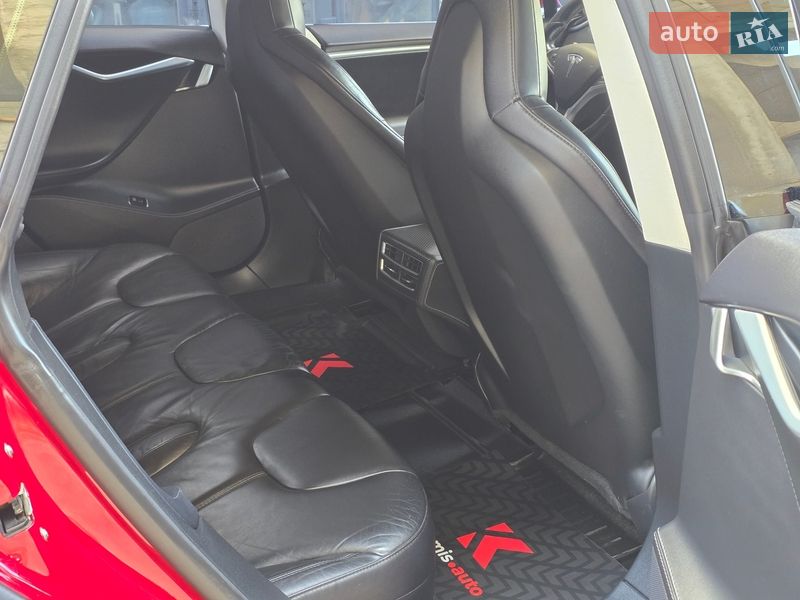 Ліфтбек Tesla Model S 2014 в Хмельницькому фото 69 Ліфтбек Tesla Model S 2014 в Хмельницькому