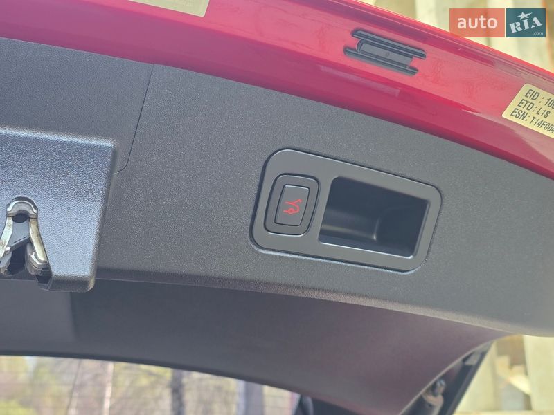 Ліфтбек Tesla Model S 2014 в Хмельницькому фото 73 Ліфтбек Tesla Model S 2014 в Хмельницькому