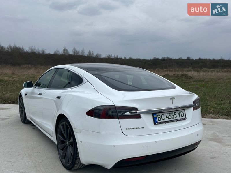 Ліфтбек Tesla Model S 2016 в Львові фото 29 Ліфтбек Tesla Model S 2016 в Львові