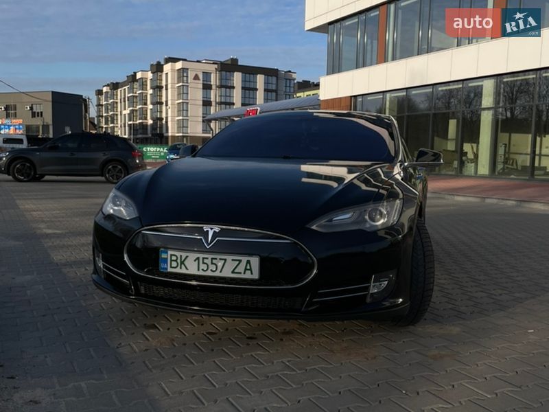 Лифтбек Tesla Model S 2014 в Ровно фото 5 Лифтбек Tesla Model S 2014 в Ровно