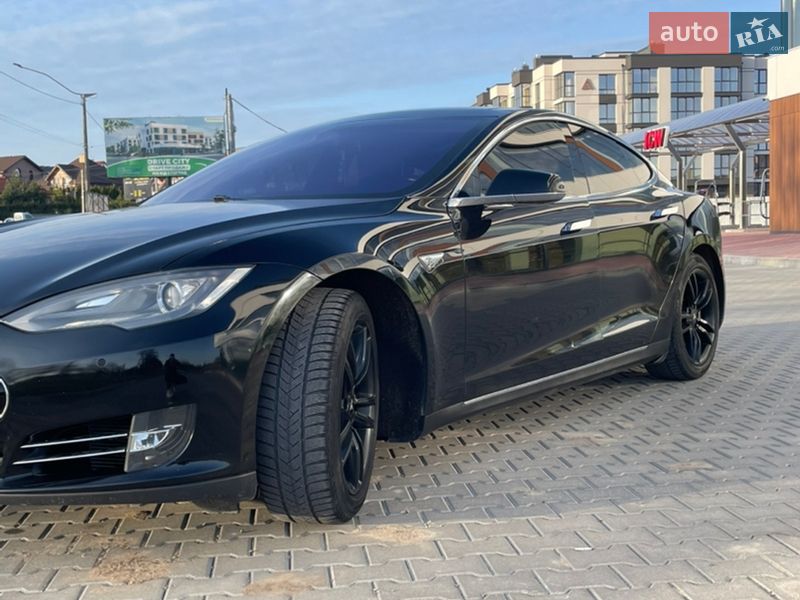 Лифтбек Tesla Model S 2014 в Ровно фото 10 Лифтбек Tesla Model S 2014 в Ровно