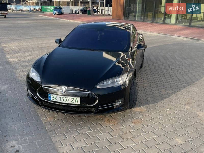 Лифтбек Tesla Model S 2014 в Ровно фото 15 Лифтбек Tesla Model S 2014 в Ровно