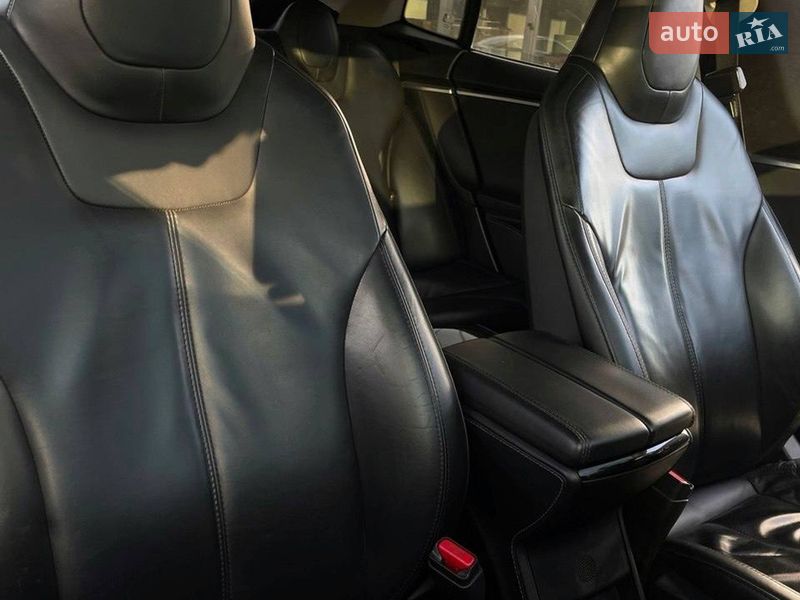 Лифтбек Tesla Model S 2014 в Ровно фото 25 Лифтбек Tesla Model S 2014 в Ровно