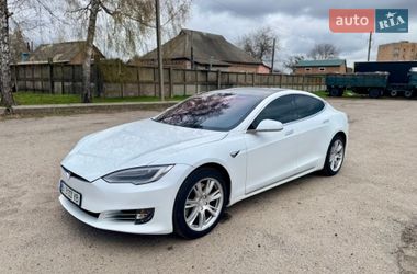 Лифтбек Tesla Model S 2020 в Пирятине