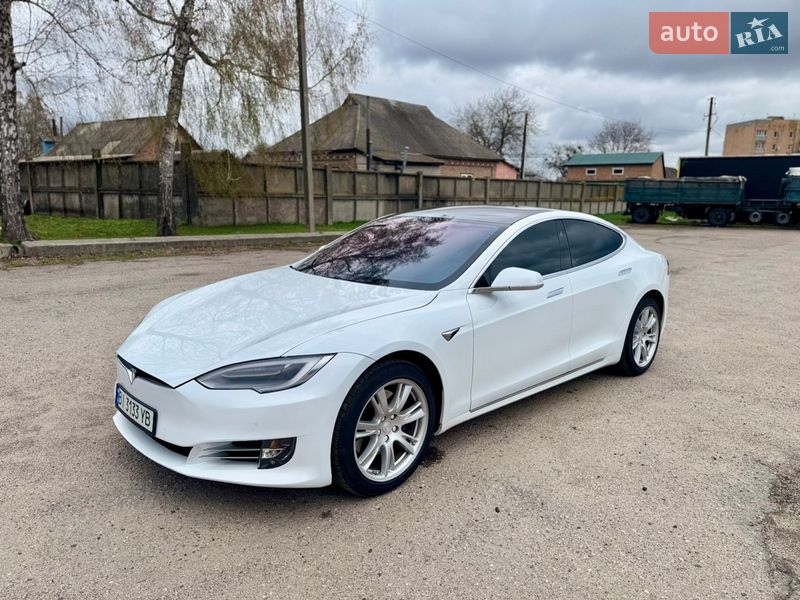 Tesla Model S 2020