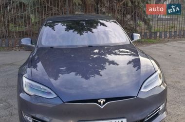 Ліфтбек Tesla Model S 2016 в Миколаєві